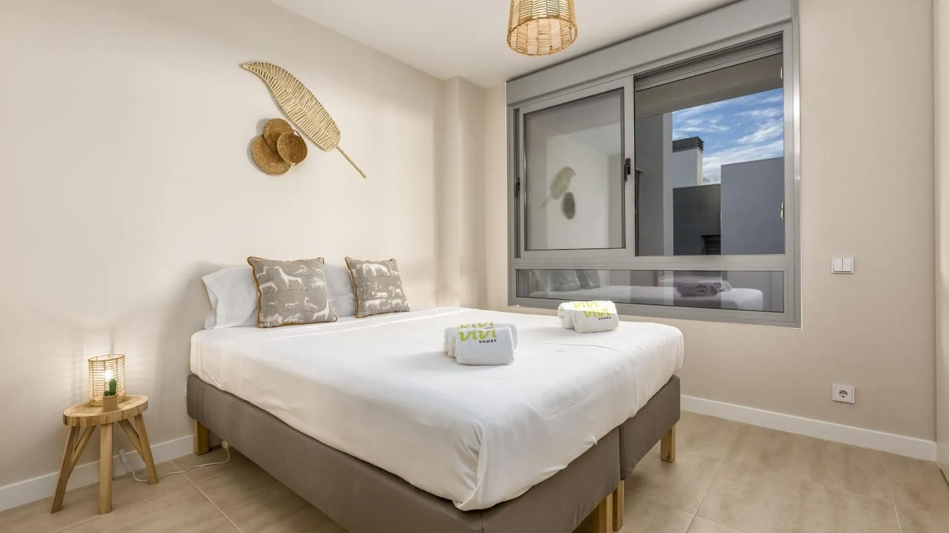 Vivi Homes - Sol Garden Pool, Terrace & Golf Estepona
