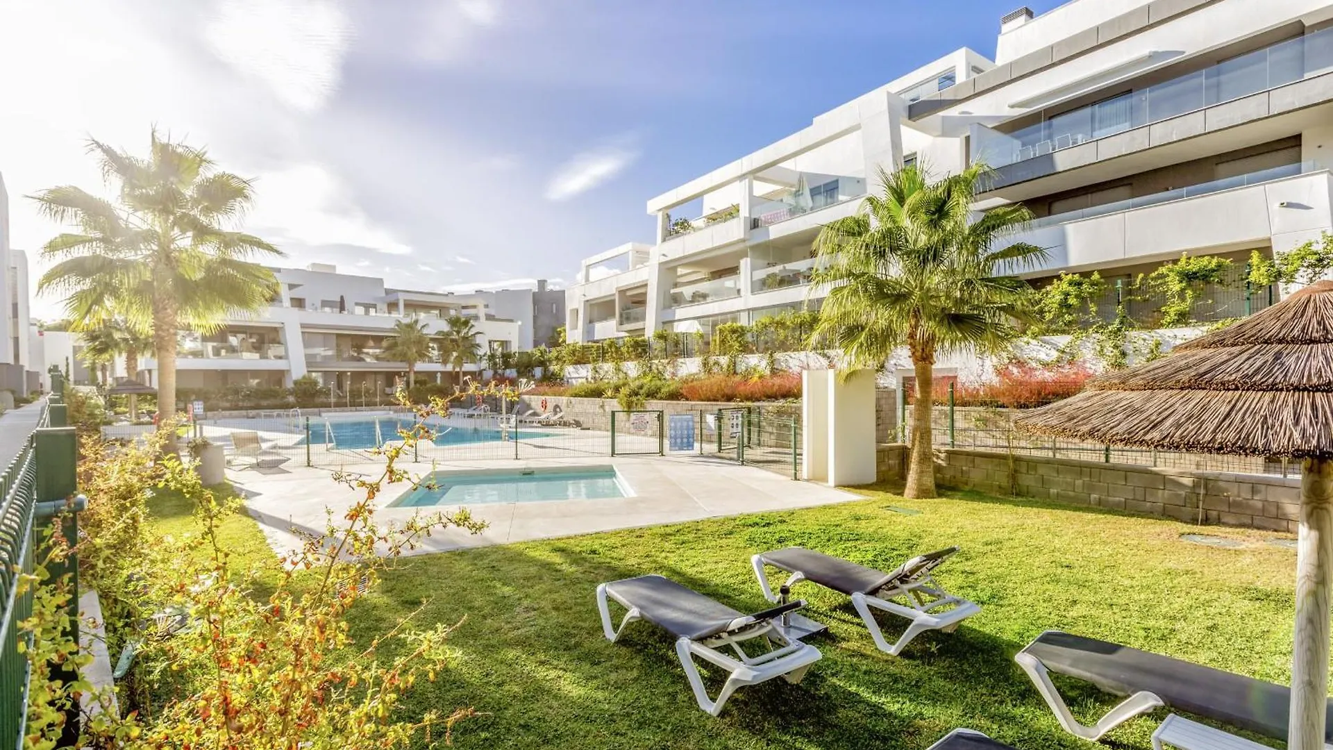 Vivi Homes - Sol Garden Pool, Terrace & Golf Estepona Apartament