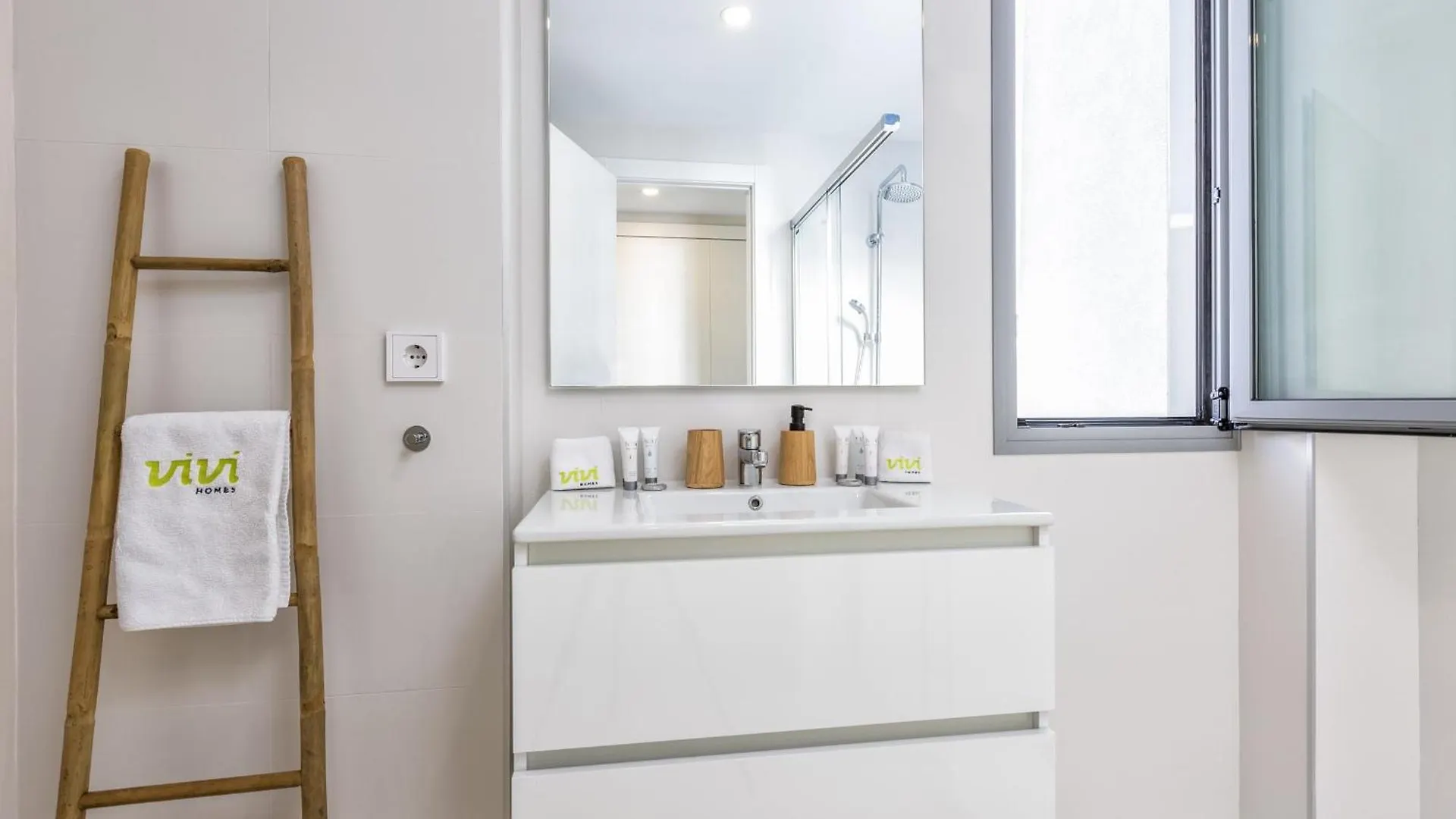 Apartment Vivi Homes - Sol Garden Pool, Terrace & Golf Estepona