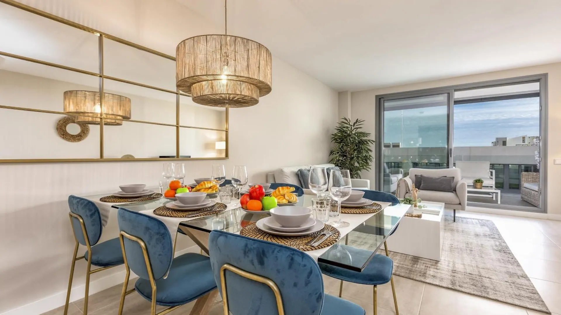 Vivi Homes - Sol Garden Pool, Terrace & Golf Estepona Apartment